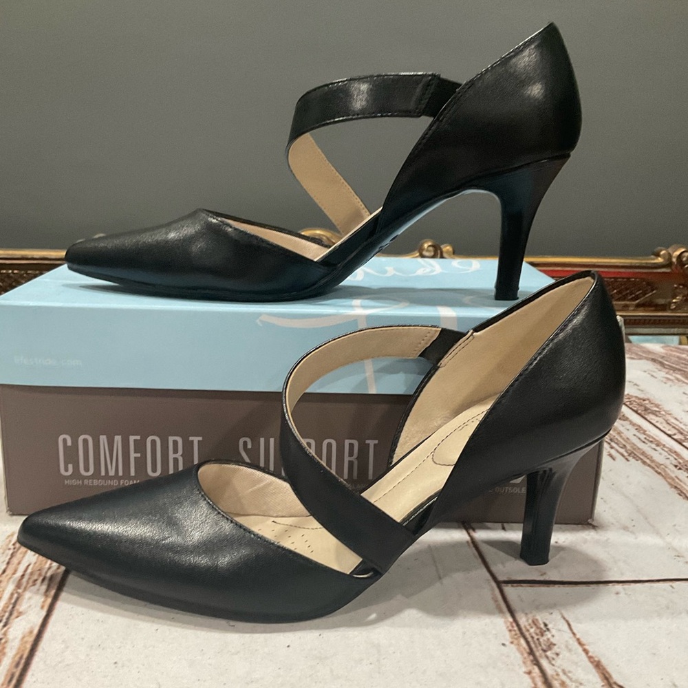 LIFE STRIDE SOFT SYSTEM SUKI BLACK CROSS‎ STRAP PUMPS